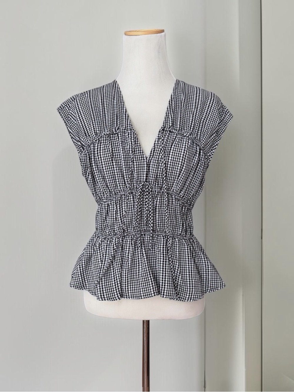 Ellen Tracy Black and White Check Print Shirred Sleeveless Top
